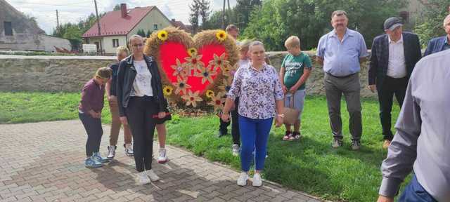 Mieszkańcy sołectw gminy Żarów w podziękowaniu za plony. Za nami dożynki parafialne [FOTO]