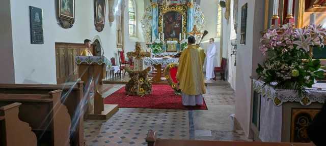 Mieszkańcy sołectw gminy Żarów w podziękowaniu za plony. Za nami dożynki parafialne [FOTO]