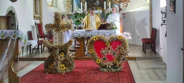 Mieszkańcy sołectw gminy Żarów w podziękowaniu za plony. Za nami dożynki parafialne [FOTO]