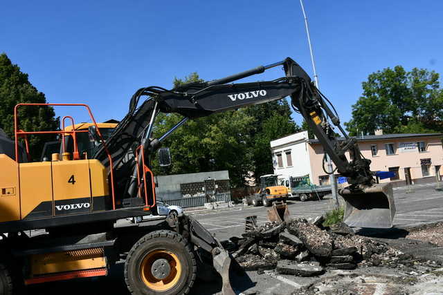 Ruszył remont targowiska miejskiego w Świebodzicach [FOTO]