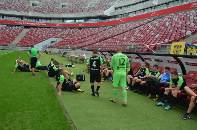 Piłkarska drużyna Unii Jaroszów w finałowym turnieju „Sudety Cup”