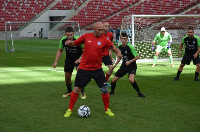 Piłkarska drużyna Unii Jaroszów w finałowym turnieju „Sudety Cup”