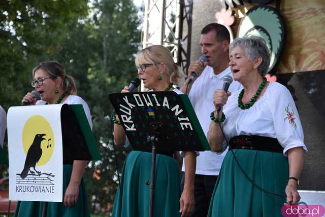 [WIDEO, FOTO] Mieszkańcy gminy Żarów dziękują za plony. Uroczysty korowód rozpoczął dożynki gminne w Imbramowicach