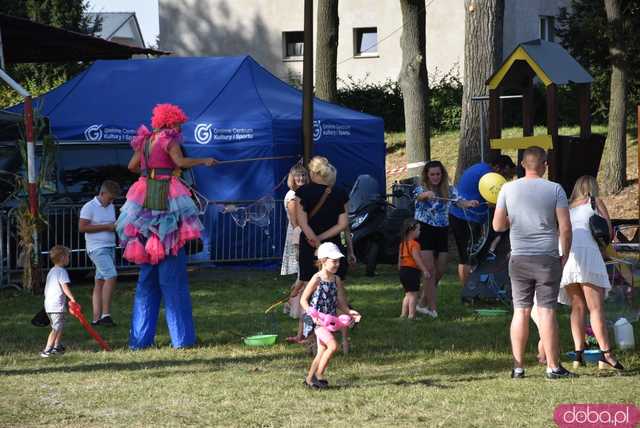 [WIDEO, FOTO] Mieszkańcy gminy Żarów dziękują za plony. Uroczysty korowód rozpoczął dożynki gminne w Imbramowicach