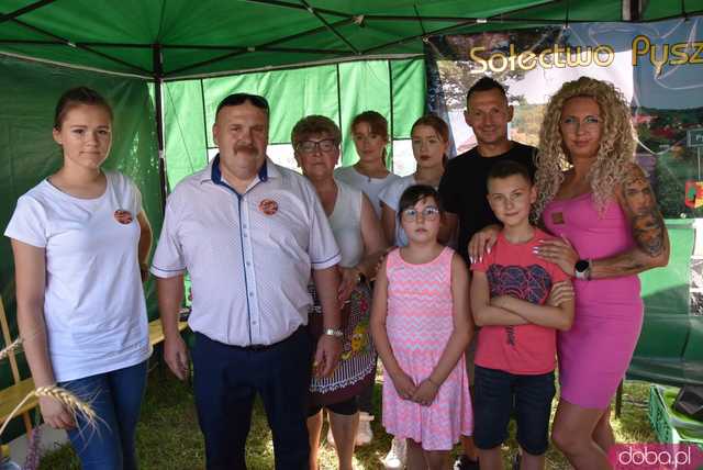 [WIDEO, FOTO] Mieszkańcy gminy Żarów dziękują za plony. Uroczysty korowód rozpoczął dożynki gminne w Imbramowicach