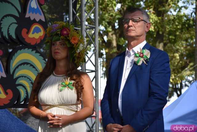 [WIDEO, FOTO] Mieszkańcy gminy Żarów dziękują za plony. Uroczysty korowód rozpoczął dożynki gminne w Imbramowicach