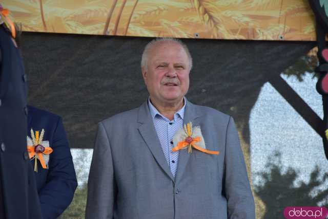 [WIDEO, FOTO] Mieszkańcy gminy Żarów dziękują za plony. Uroczysty korowód rozpoczął dożynki gminne w Imbramowicach
