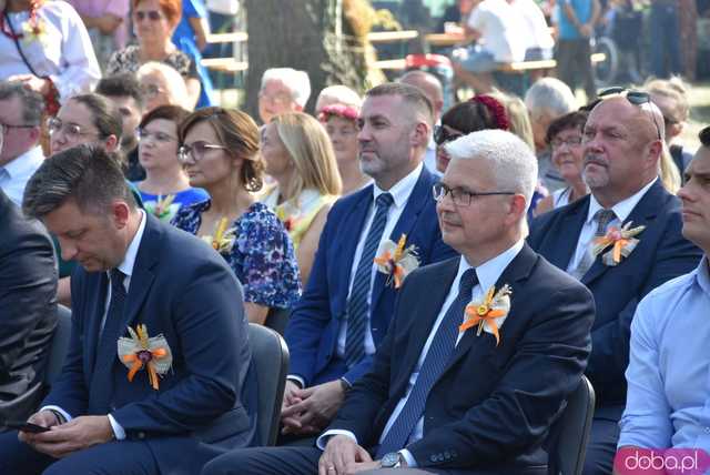 [WIDEO, FOTO] Mieszkańcy gminy Żarów dziękują za plony. Uroczysty korowód rozpoczął dożynki gminne w Imbramowicach