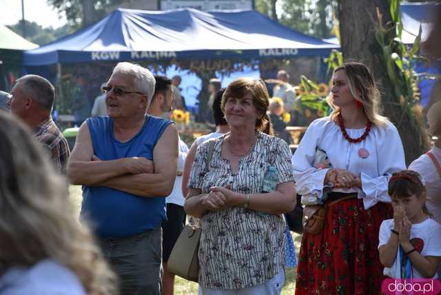 [WIDEO, FOTO] Mieszkańcy gminy Żarów dziękują za plony. Uroczysty korowód rozpoczął dożynki gminne w Imbramowicach
