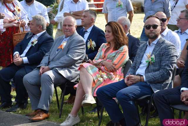 [WIDEO, FOTO] Mieszkańcy gminy Żarów dziękują za plony. Uroczysty korowód rozpoczął dożynki gminne w Imbramowicach