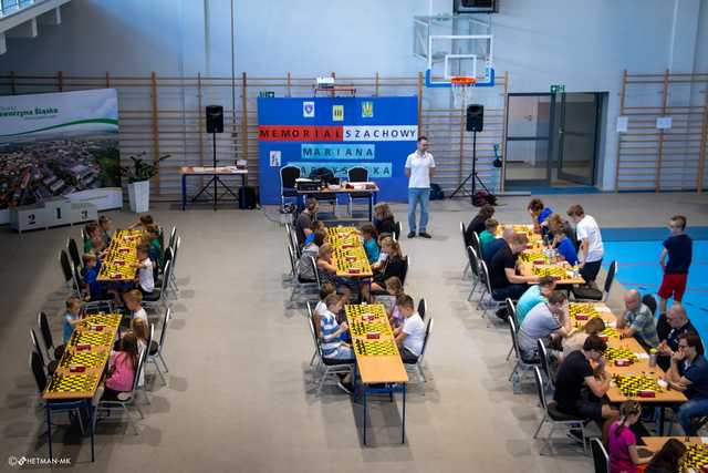 Szachiści opanowali halę sportowo-edukacyjną w Jaworzynie Śląskiej [FOTO]