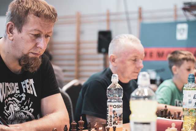 Szachiści opanowali halę sportowo-edukacyjną w Jaworzynie Śląskiej [FOTO]