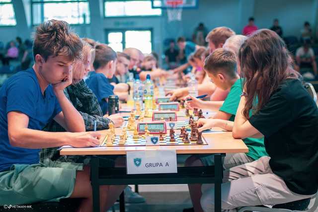 Szachiści opanowali halę sportowo-edukacyjną w Jaworzynie Śląskiej [FOTO]