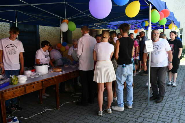 [FOTO] Zbierali na remont kościoła. Za nami VII Letni Piknik u Mikołaja