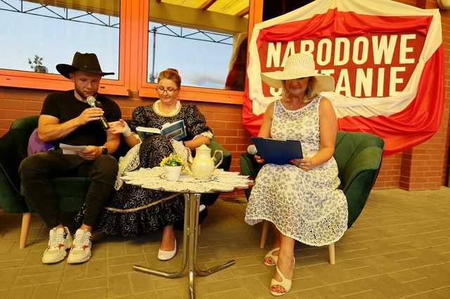 [FOTO] Narodowe Czytanie w Żarowie
