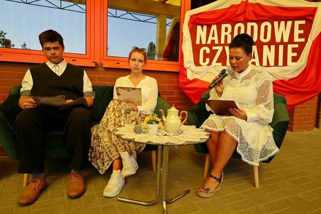 [FOTO] Narodowe Czytanie w Żarowie