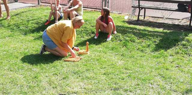 [FOTO] Mieszkańcy Pastuchowa upiększyli teren przy przystanku. Za nami rodzinne igrzyska sportowe i piknik rodzinny