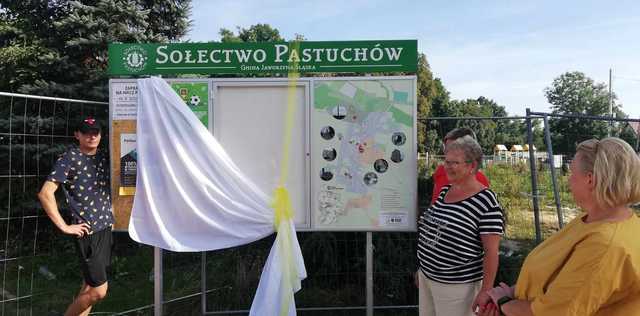 [FOTO] Mieszkańcy Pastuchowa upiększyli teren przy przystanku. Za nami rodzinne igrzyska sportowe i piknik rodzinny