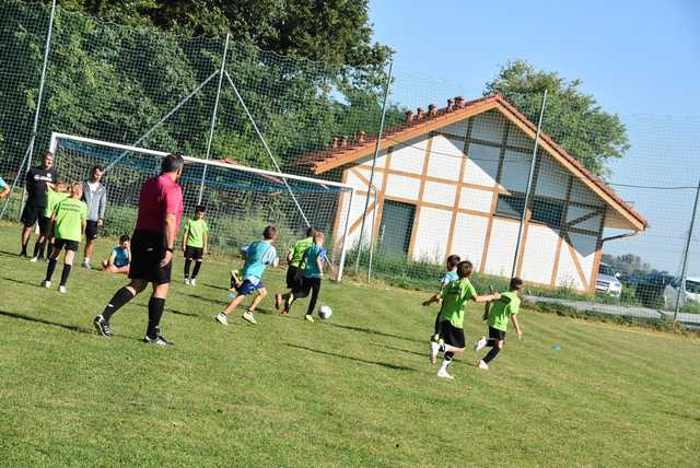 [FOTO, WYNIKI] Zacięta rywalizacja w II Otwartym Turnieju Piłki Nożnej Dzieci ku pamięci Ryszarda Dudkowskiego w Burkatowie