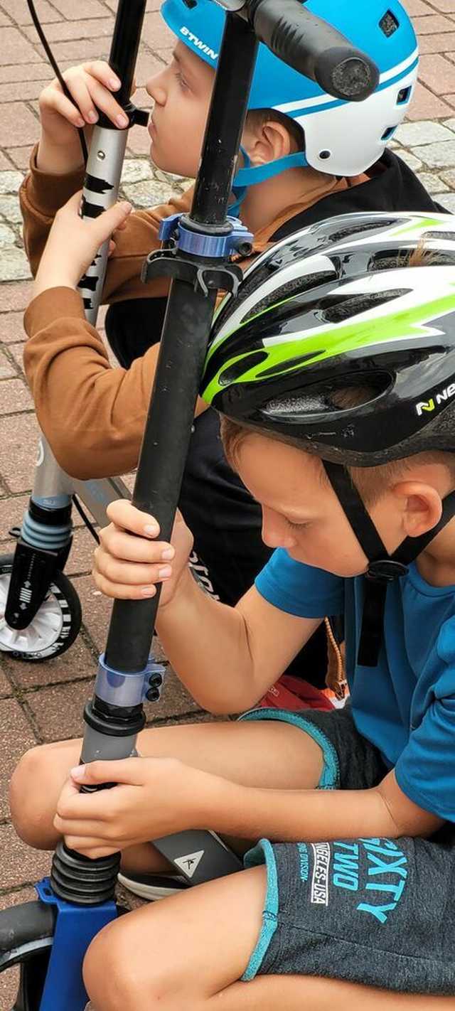 [FOTO] Uczniowie ze Świebodzic promują ekologiczny transport