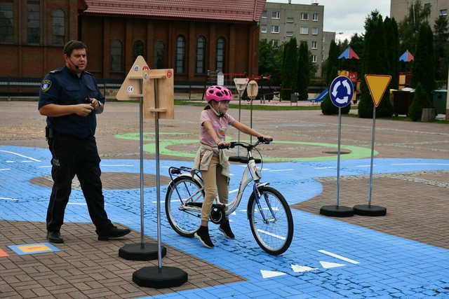 [FOTO] Uczniowie ze Świebodzic promują ekologiczny transport