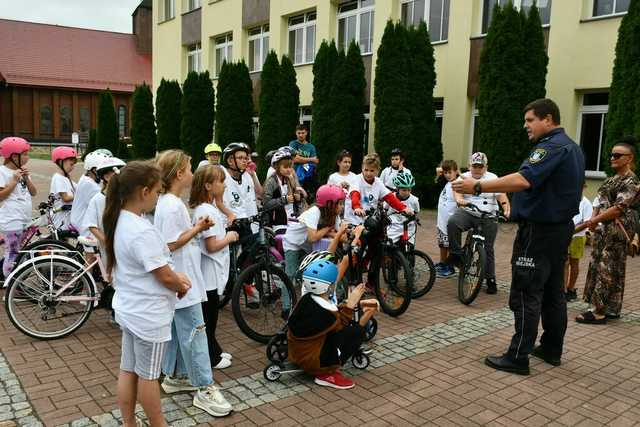 [FOTO] Uczniowie ze Świebodzic promują ekologiczny transport