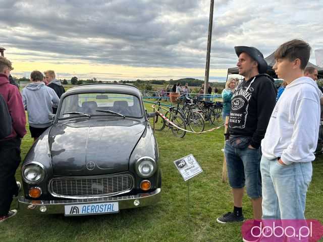 [FOTO] Moc atrakcji podczas Dnia Ziemniaka w Kalnie. Przyjechały również zabytkowe ciągniki i maszyny rolnicze