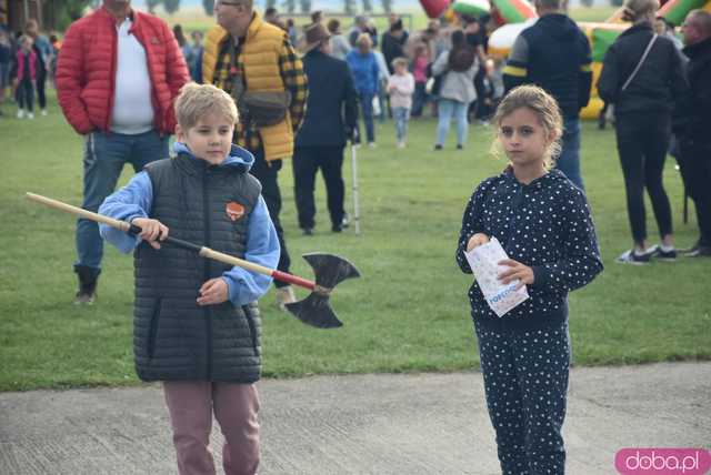 [FOTO] Moc atrakcji podczas Dnia Ziemniaka w Kalnie. Przyjechały również zabytkowe ciągniki i maszyny rolnicze