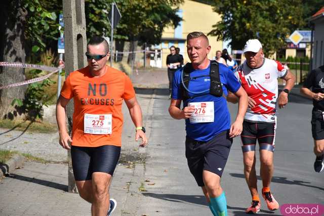 [FOTO] Zawodnicy zameldowali się na starcie! Ruszyły 8. Żarowskie Biegi Strefowe