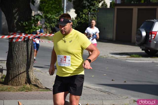[FOTO] Zawodnicy zameldowali się na starcie! Ruszyły 8. Żarowskie Biegi Strefowe