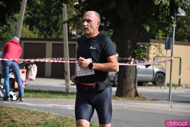 [FOTO] Zawodnicy zameldowali się na starcie! Ruszyły 8. Żarowskie Biegi Strefowe