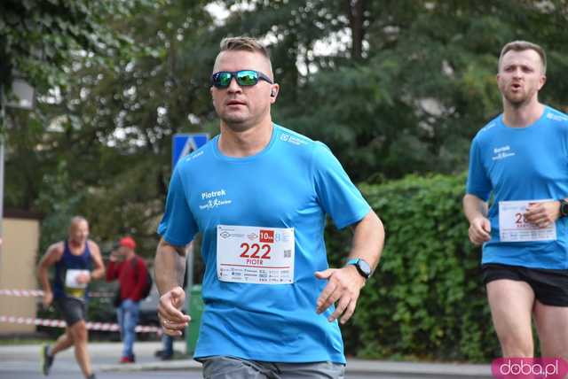[FOTO] Zawodnicy zameldowali się na starcie! Ruszyły 8. Żarowskie Biegi Strefowe