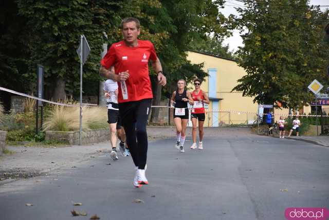 [FOTO] Zawodnicy zameldowali się na starcie! Ruszyły 8. Żarowskie Biegi Strefowe