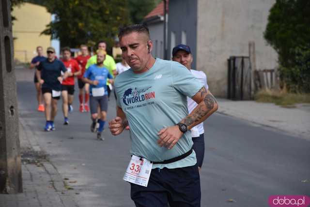 [FOTO] Zawodnicy zameldowali się na starcie! Ruszyły 8. Żarowskie Biegi Strefowe