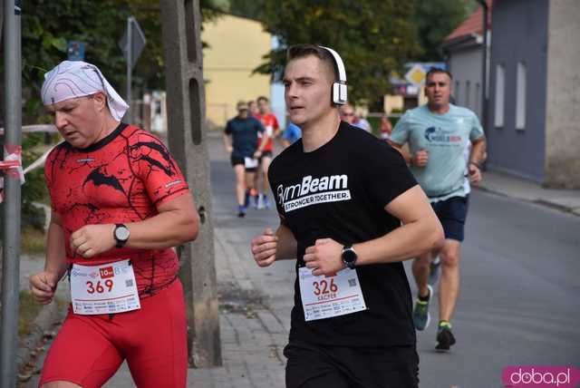 [FOTO] Zawodnicy zameldowali się na starcie! Ruszyły 8. Żarowskie Biegi Strefowe