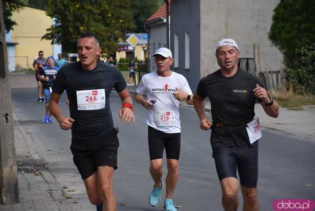 [FOTO] Zawodnicy zameldowali się na starcie! Ruszyły 8. Żarowskie Biegi Strefowe