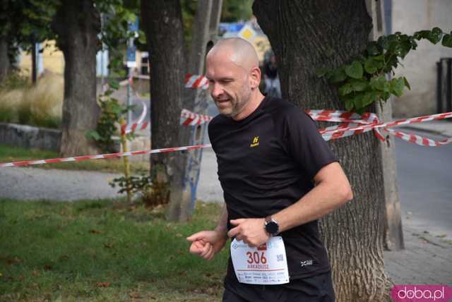 [FOTO] Zawodnicy zameldowali się na starcie! Ruszyły 8. Żarowskie Biegi Strefowe