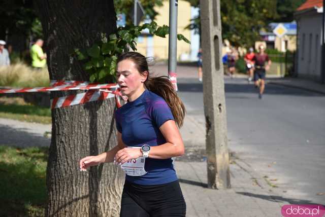 [FOTO] Zawodnicy zameldowali się na starcie! Ruszyły 8. Żarowskie Biegi Strefowe