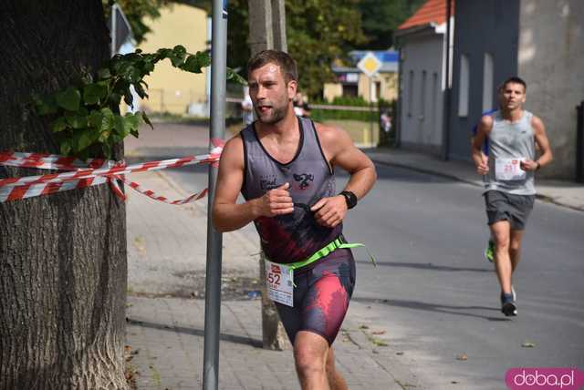 [FOTO] Zawodnicy zameldowali się na starcie! Ruszyły 8. Żarowskie Biegi Strefowe