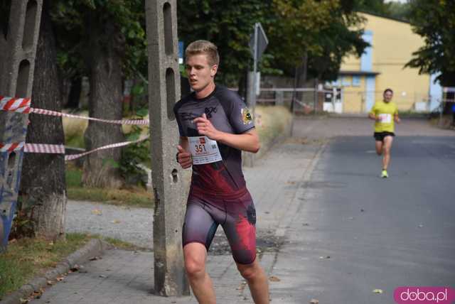 [FOTO] Zawodnicy zameldowali się na starcie! Ruszyły 8. Żarowskie Biegi Strefowe