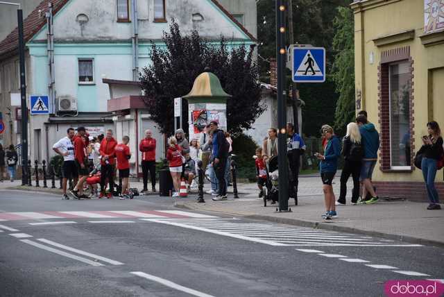 [FOTO] Zawodnicy zameldowali się na starcie! Ruszyły 8. Żarowskie Biegi Strefowe