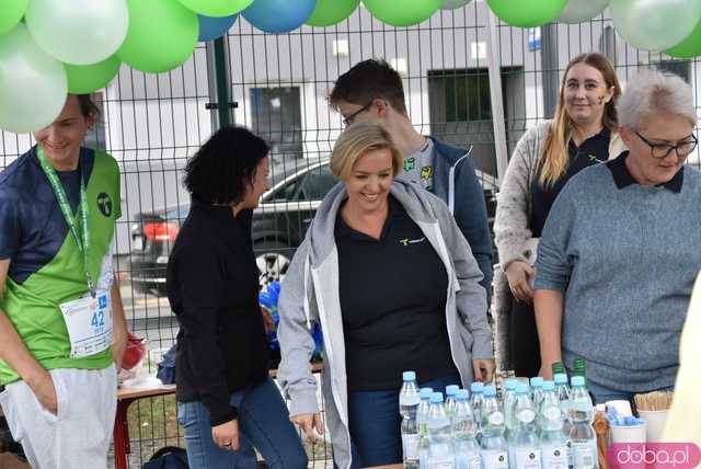 [FOTO] Zawodnicy zameldowali się na starcie! Ruszyły 8. Żarowskie Biegi Strefowe