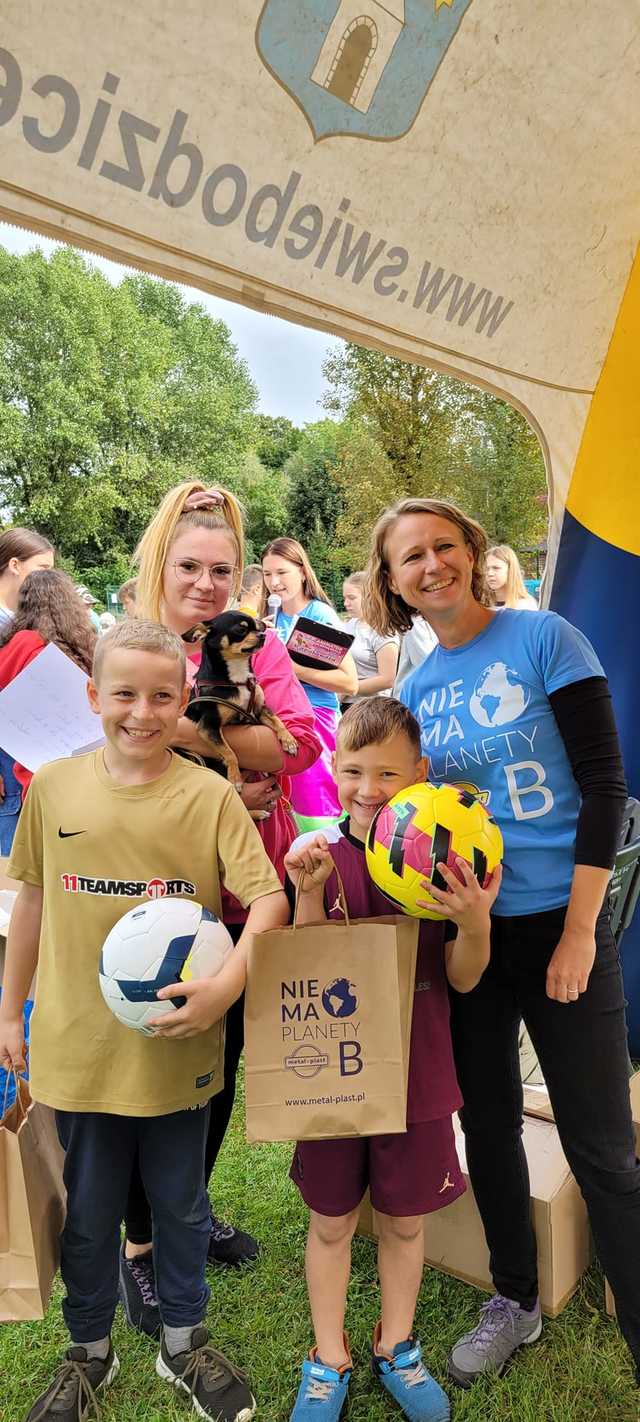 [FOTO] Nie ma Planety B. Mieszkańcy Świebodzic posprzątali miasto