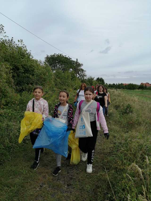 [FOTO] Nie ma Planety B. Mieszkańcy Świebodzic posprzątali miasto