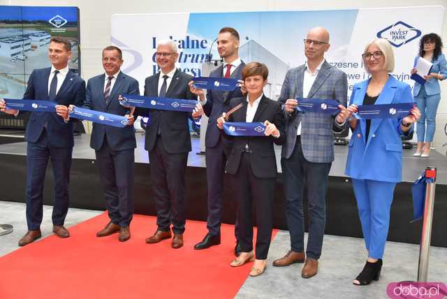 [WIDEO, FOTO] Wstęga przecięta! Lokalne Centrum Biznesu w Jaworzynie Śląskiej oficjalnie otwarte