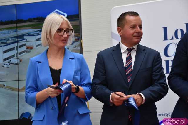 [WIDEO, FOTO] Wstęga przecięta! Lokalne Centrum Biznesu w Jaworzynie Śląskiej oficjalnie otwarte