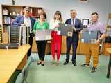 [FOTO] 111 uczniów z gminy Żarów otrzymało laptopy