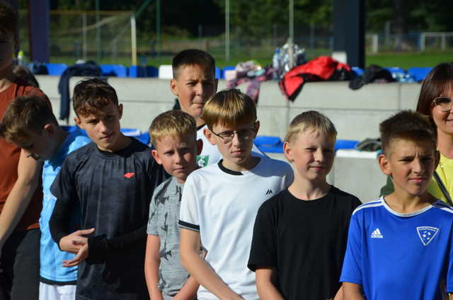 [WYNIKI, FOTO] Ponad 100 zawodników rywalizowało w Jesiennych Biegach Przełajowych w Żarowie