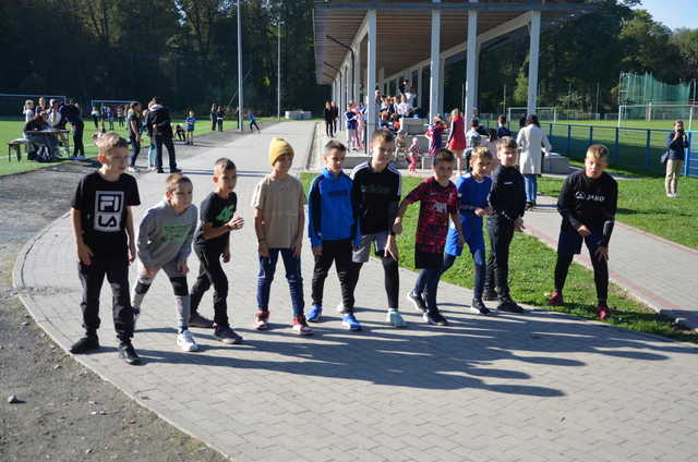 [WYNIKI, FOTO] Ponad 100 zawodników rywalizowało w Jesiennych Biegach Przełajowych w Żarowie