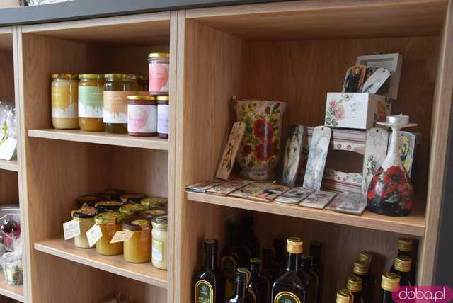 [FOTO] Rękodzieło, smakołyki i rozgrzewające napoje. Za nami Jarmark Produktów Lokalnych w Dobromierzu